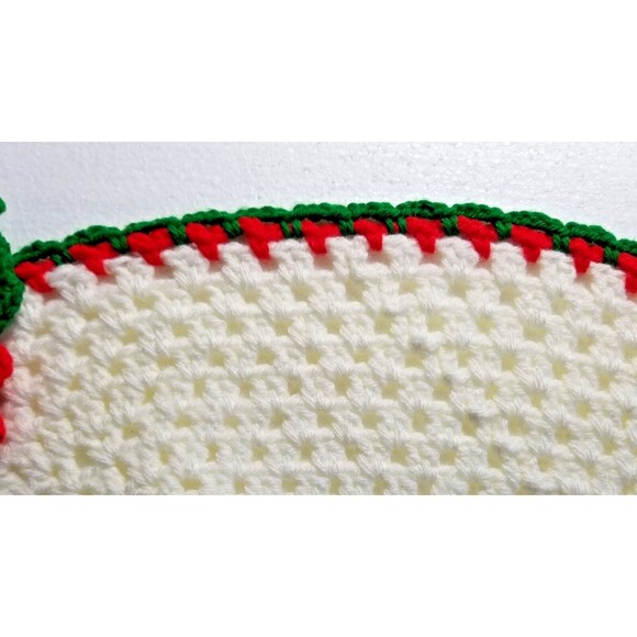 Poinsettia Crochet Placemats Handcrafted Set of 4 Holiday Christmas Oval - Picture 3 of 4